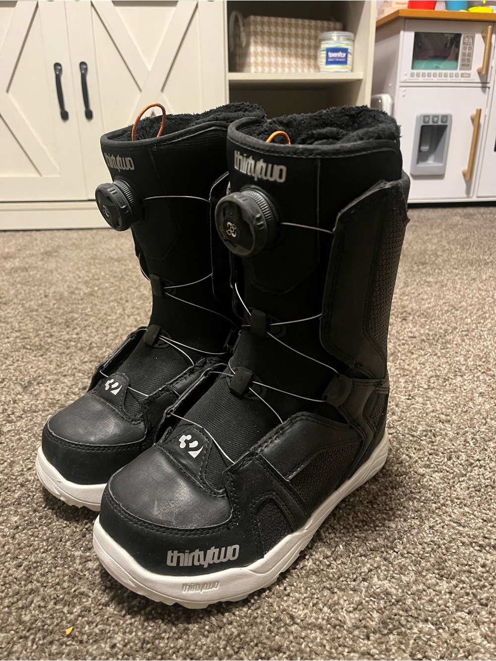 thirtytwo Women’s Black Winter Snowboard Boots with BOA Closure